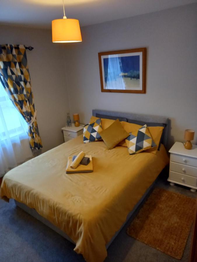 A New U Country Cottage Clynacartan Bagian luar foto