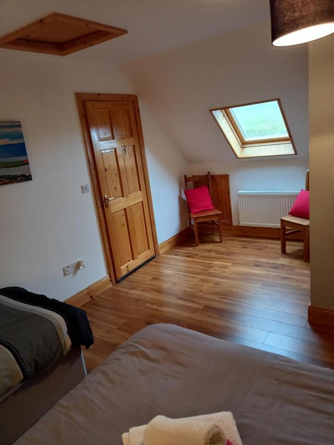 A New U Country Cottage Clynacartan Bagian luar foto
