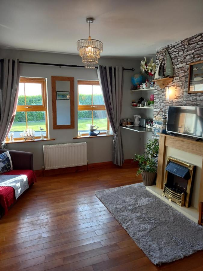 A New U Country Cottage Clynacartan Bagian luar foto